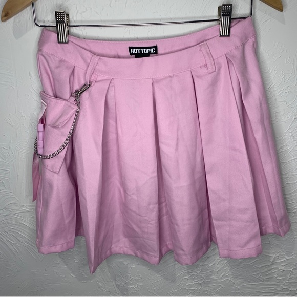 Hot Topic Womens Pleated Cargo Mini Skirt Size Small Pastel Pink Chain - Picture 1 of 12